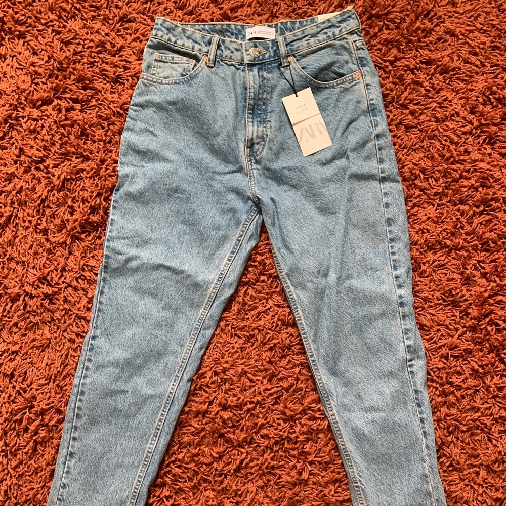 Zara Classic Mom Fit Jeans - US 8/EUR 40